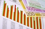 Aktienkurs, Börsenkurs, Chart und Euro Geldscheine